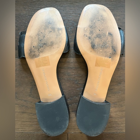 Banana Republic | Leather Slide Sandal - Picture 9 of 9